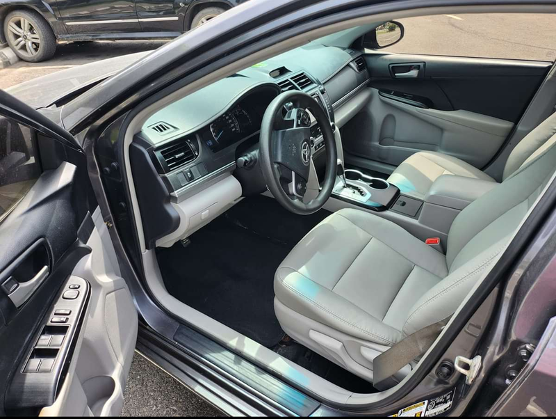 Thumbnail 4 of 2014 Toyota Camry LE